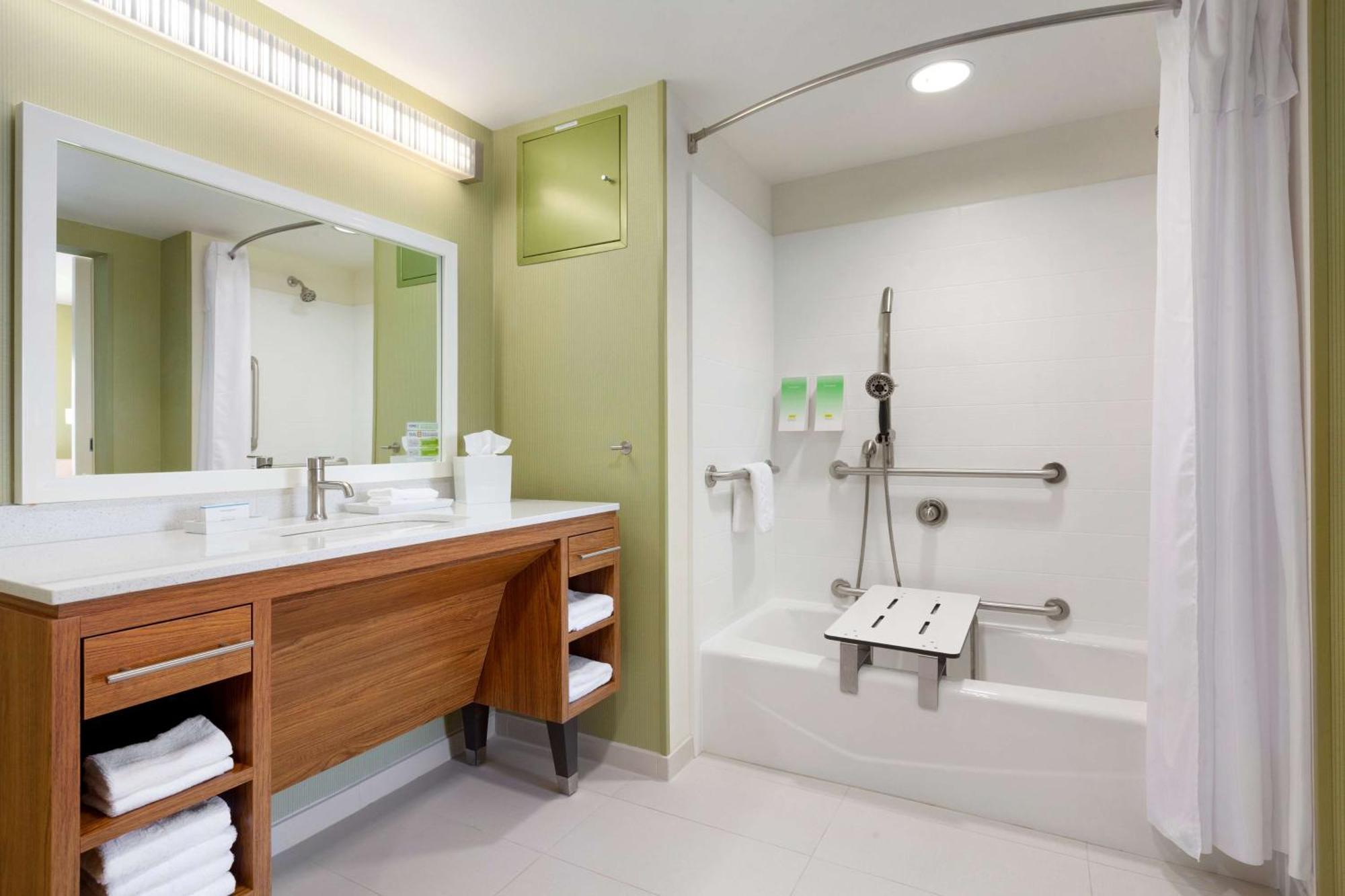Hotel Home2 By Hilton Champaign/urbana 3*