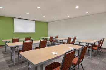 Home2 By Hilton Champaign/urbana Hotel 3*