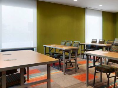 Home2 By Hilton Champaign/urbana 3*